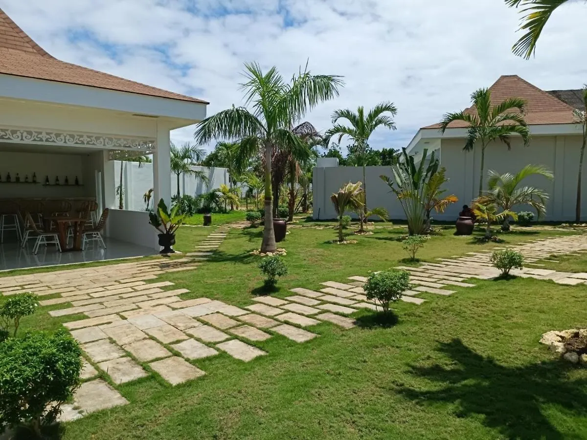 **  Pineale Villas, Resort And Spa بنغلاو الفلبين